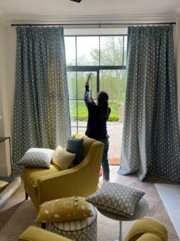measuring up windows for curtains