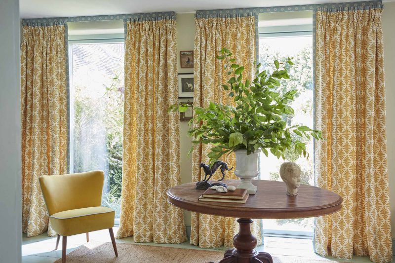 How to hang Made to Measure Curtains