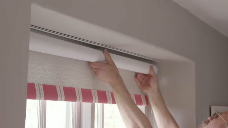 clipping a roller blind into a bracket