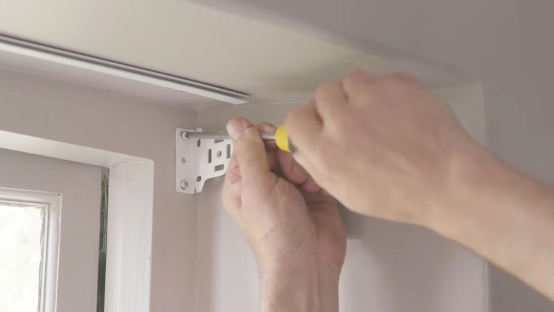 installing a roller blind bracket