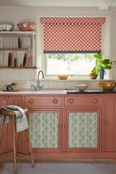 roller blind over kitchen sink